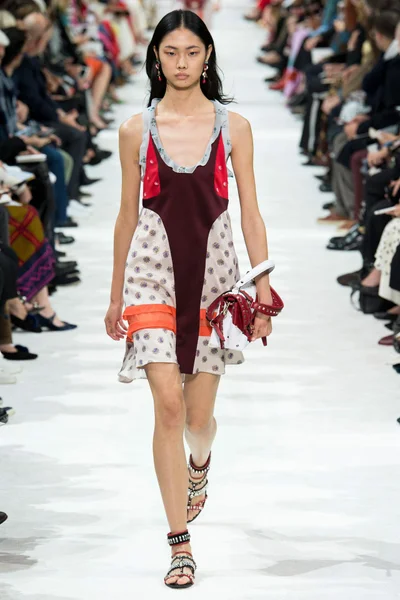 Look 27